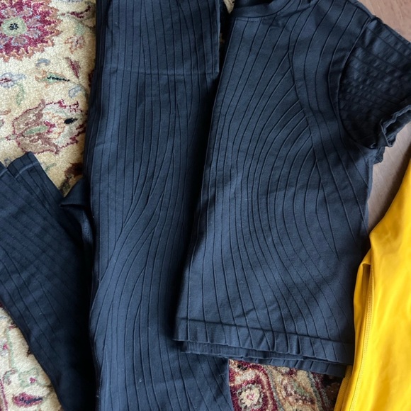 Fabletics bundle - Picture 4 of 5